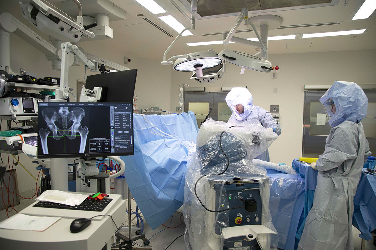 Dr Navi Bali - orthopaedic surgeon in Hervey Bay with the Stryker MAKO system for robotic surgery